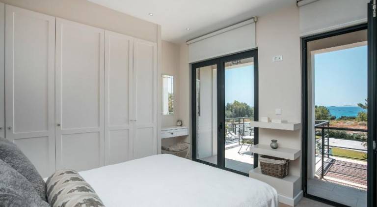 Fully equipped charming villa with grill, yard & private pool | Next to the beach | Perfect for remote work | Dogs allowed — photo 2