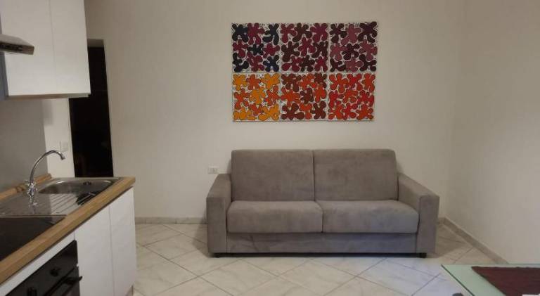 Holiday apartment with BBQ, garden & terrace in Naples