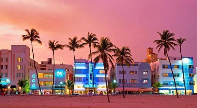 Miami Beach Home, 7 guests, Steps from the beach — photo 4