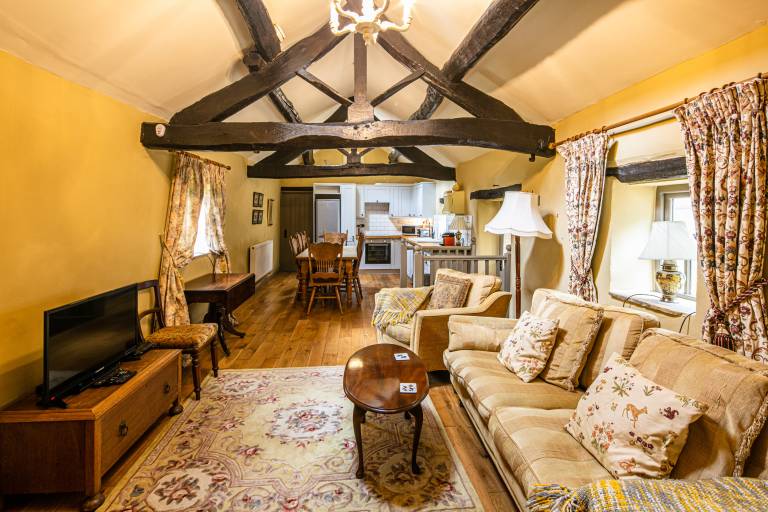 Beautiful cottage with yard & pool | Dogs allowed — photo 4