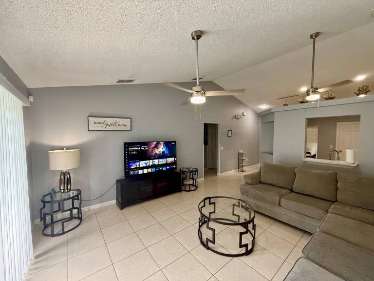 Vacation home with pool & garden — photo 4