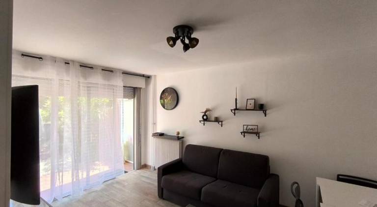 Rental apartment with private pool, garden & terrace — photo 2
