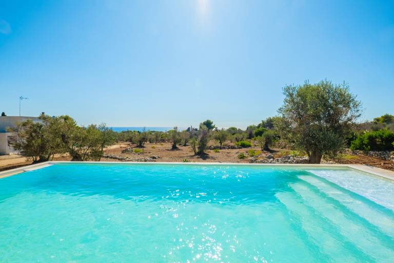 Villa with garden & private pool — photo 2