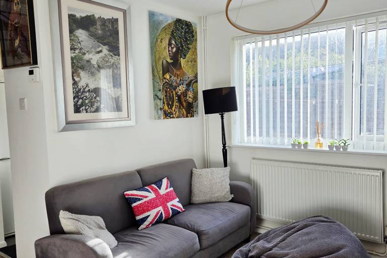 Willow Retreat House in Burbage Sleeps2 Garden