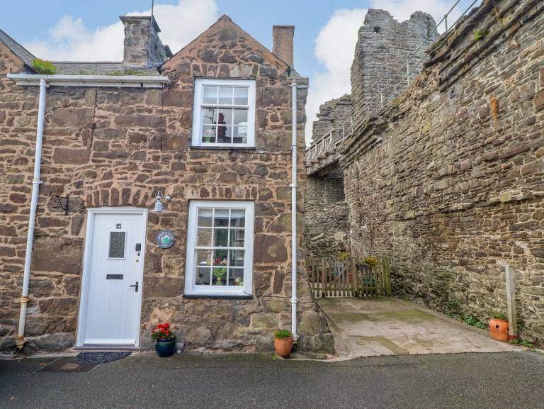 Cottage | Beach view in Conwy