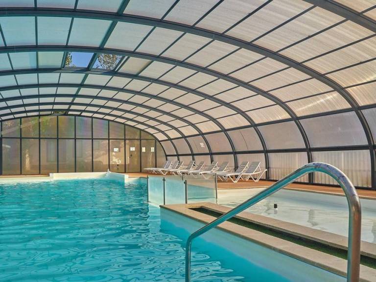 Bungalow with heated pool & patio — photo 3