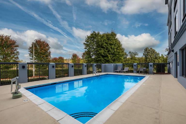 Wingate by Wyndham Charlotte Speedway/Concord — photo 4