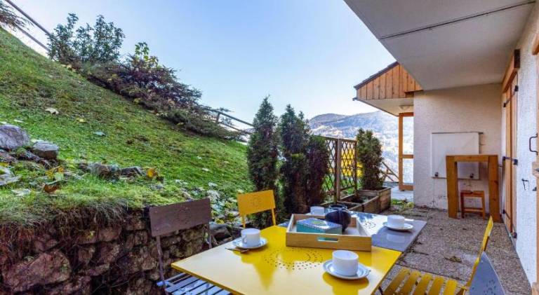 Apartment with pool in Combloux