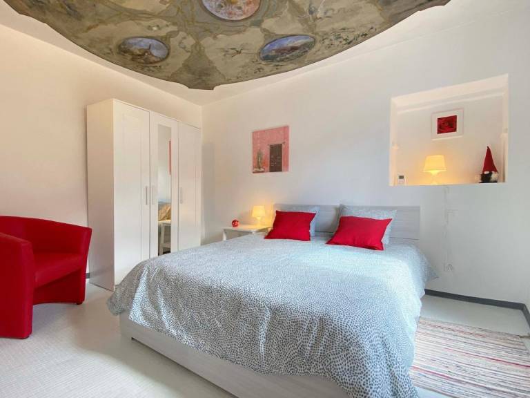 Vacation home with 2 rooms for 4 persons in Lugano