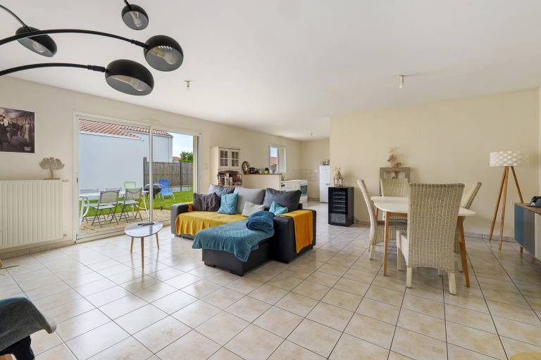 Holiday Home “Coeur vendéen - 16km from Puy du Fou” with Private Terrace, Garden & Wi-Fi in Nantes