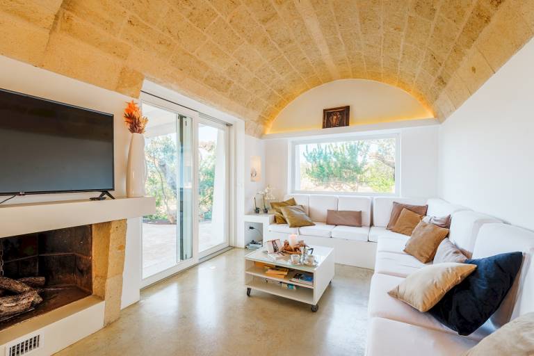 Villa with yard, barbeque & private pool | Garden view — photo 5