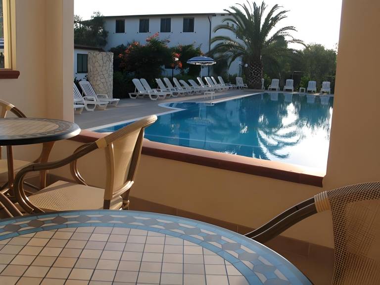 Serviced apartment with pool, grill & yard | Next to the beach | Pets allowed in Vieste