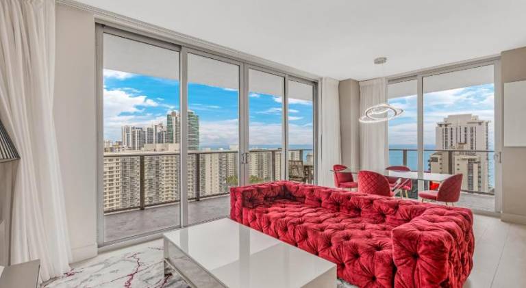 Hyde Beach House Resort - 2BD-2BA Ocean View Luxury Resort - 5 MIN FROM BEACH - 6 GUESTS in Aventura, FL