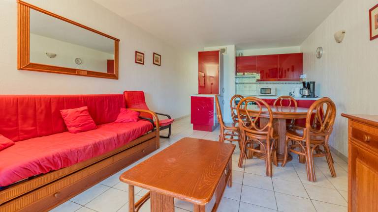 Rental apartment with pool, garden & terrace | Pet-friendly — photo 4
