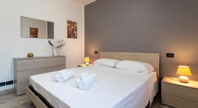 Holiday apartment with yard in Novara