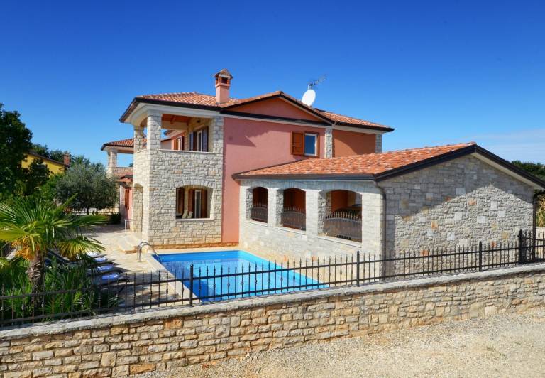 Villa with garden, patio & private pool — photo 5