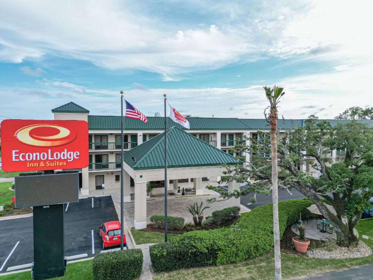 Econo Lodge Inn & Suites Foley-North Gulf Shores in Foley, AL