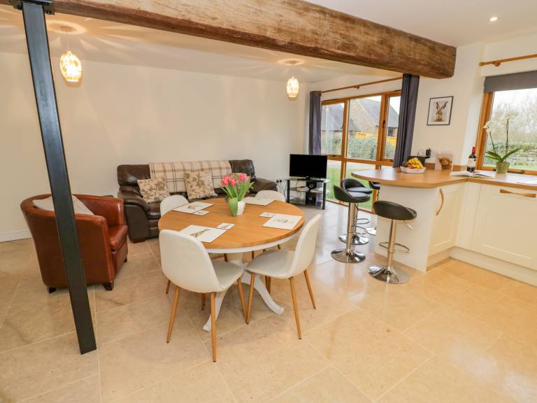 Child-friendly cottage with yard | Pet-friendly — photo 4