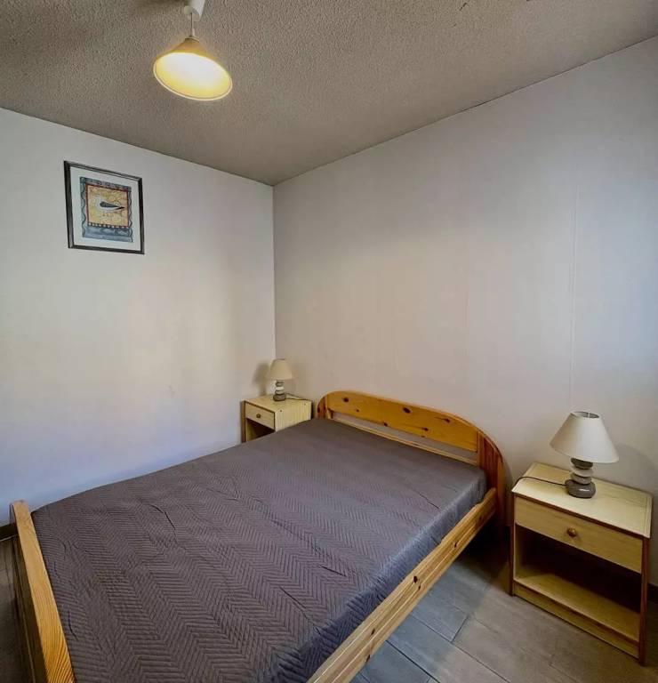 Apartment with garden — photo 4