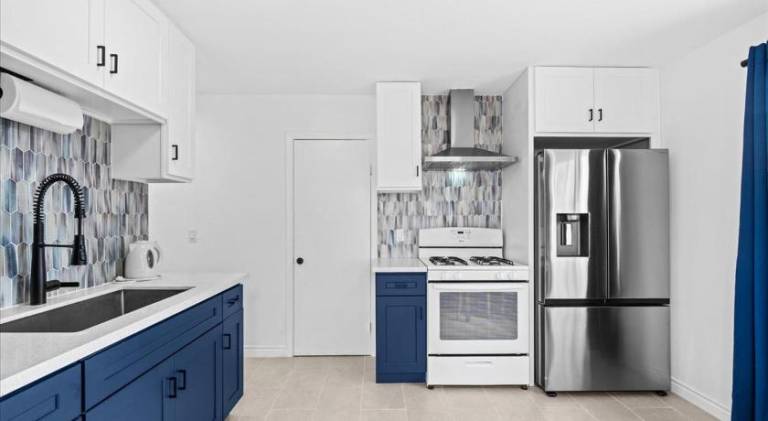 Pleasant vacation home with garden | Dogs allowed in Orange, CA