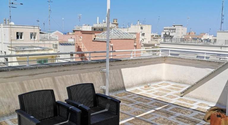 Rental apartment with patio — photo 5