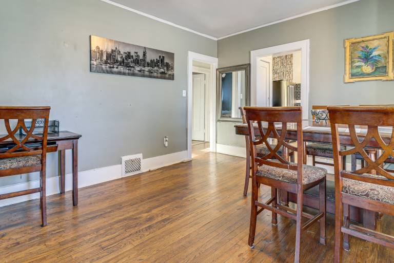 Urban Retreat 1 Mi to Riverfront! Detroit Duplex — photo 3