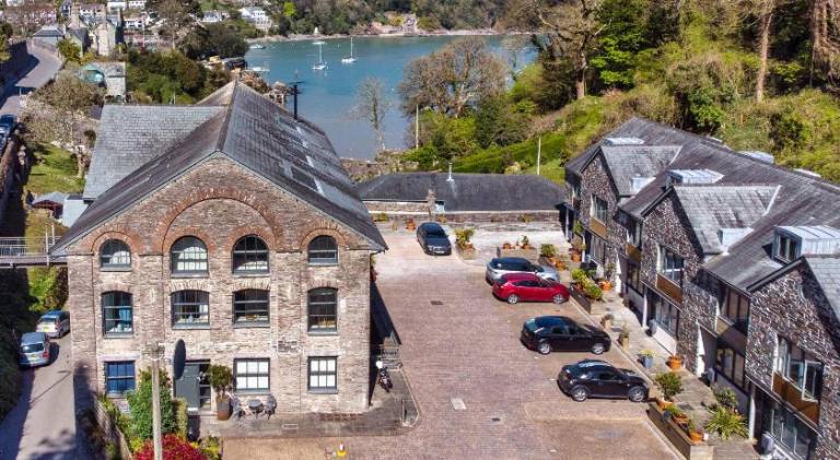 Apartment | Dogs allowed in Dartmouth