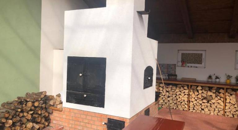 Rental apartment with barbecue, terrace & yard — photo 4