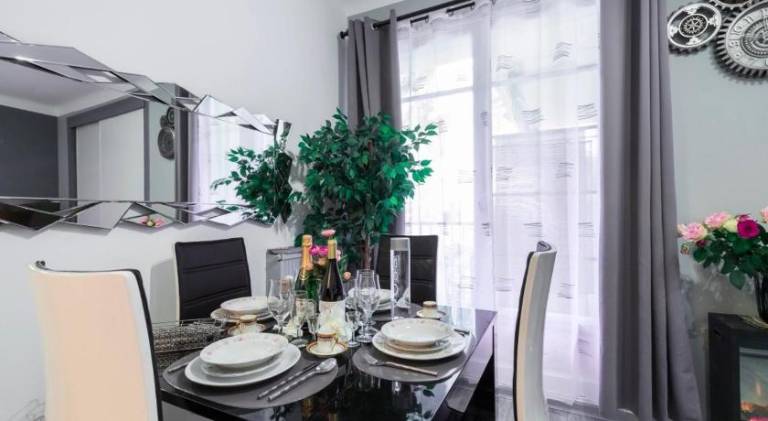 Beau 3 pieces, 7 pers, 2 terrasses, centre, calme, securite — photo 2