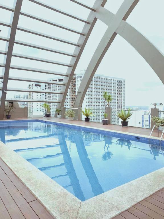 House with pool in Makati
