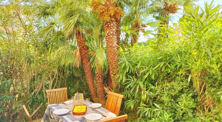 Apartment with pool in Fréjus