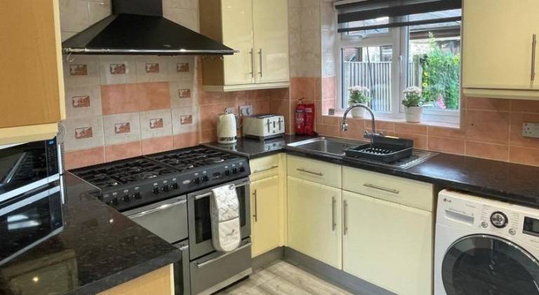 Rental apartment with 3 rooms for 5 persons — photo 3