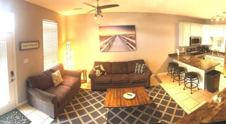 Vacation home with pool | Beach nearby | Pets allowed — photo 2