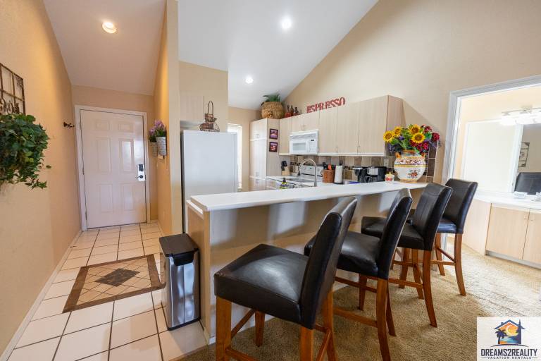Condo with BBQ — photo 2