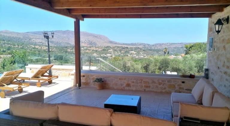 Villa with garden, patio & private pool | Suitable for remote work — photo 3
