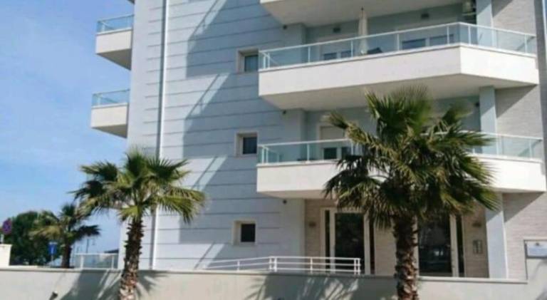 Holiday apartment with pool in Roseto degli Abruzzi