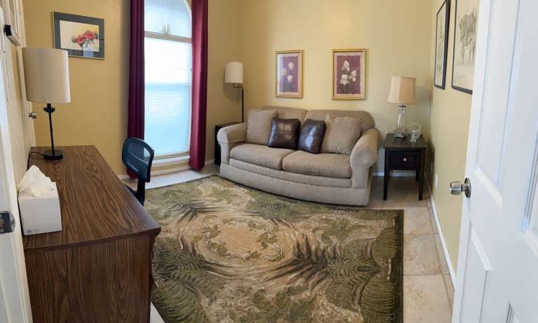 Vacation home with BBQ & garden | Water view | Perfect for remote work — photo 4
