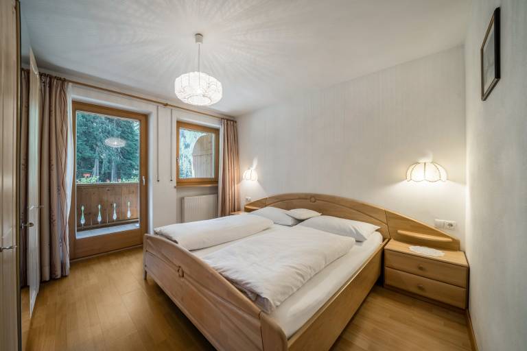 Vacation Home "Maria Schneeglöcklein" with Mountain View, Balcony, Garden & Sauna — photo 4