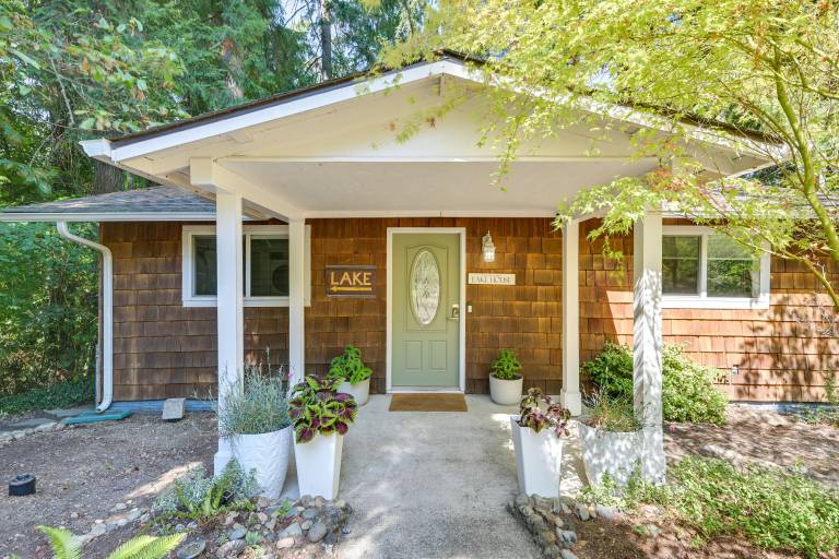 Waterfront Gem on Lake Saint Clair w/ Private Deck — photo 4