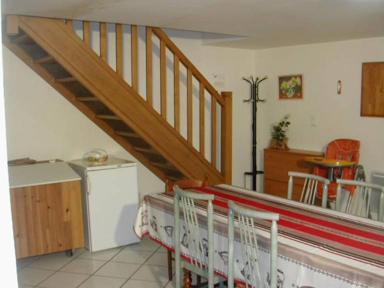 Fully equipped vacation home with BBQ, patio & pool | Pets allowed — photo 4