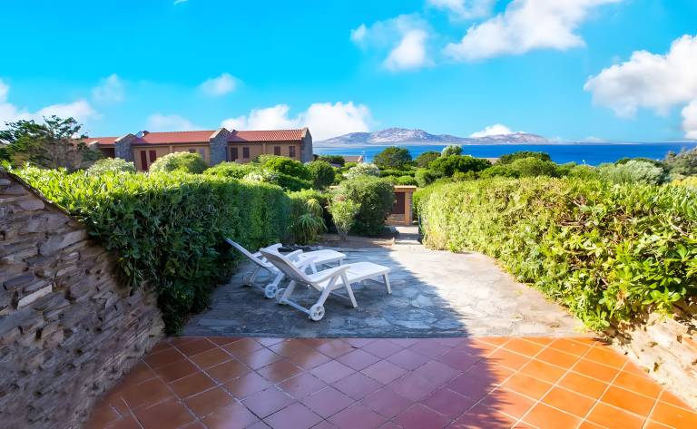 House with garden & patio | Sea view in Stintino