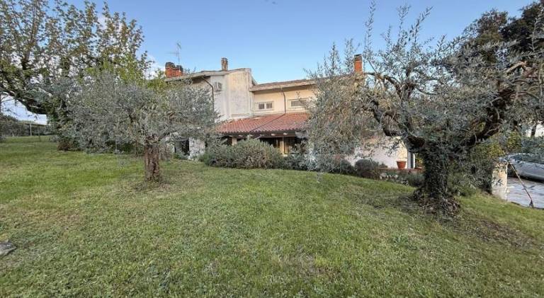 Rental apartment with 1 room for 6 persons in Manerba del Garda