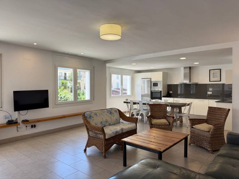 Apartment near the beach in Santa Margarita - Pool, Pets allowed — photo 5
