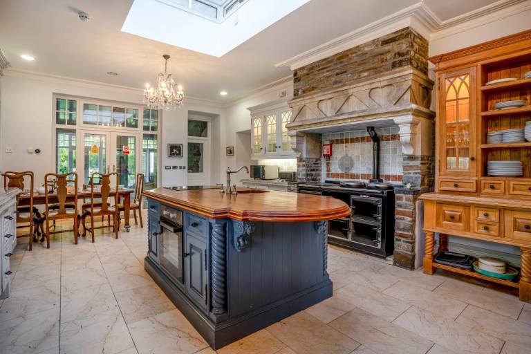 Cottage with pool, hot tub & garden | Dogs allowed — photo 4