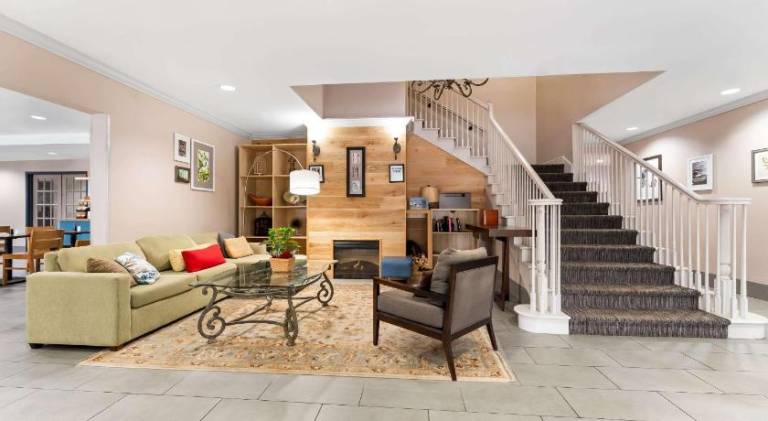 Country Inn & Suites by Radisson, Macon North, GA — photo 2