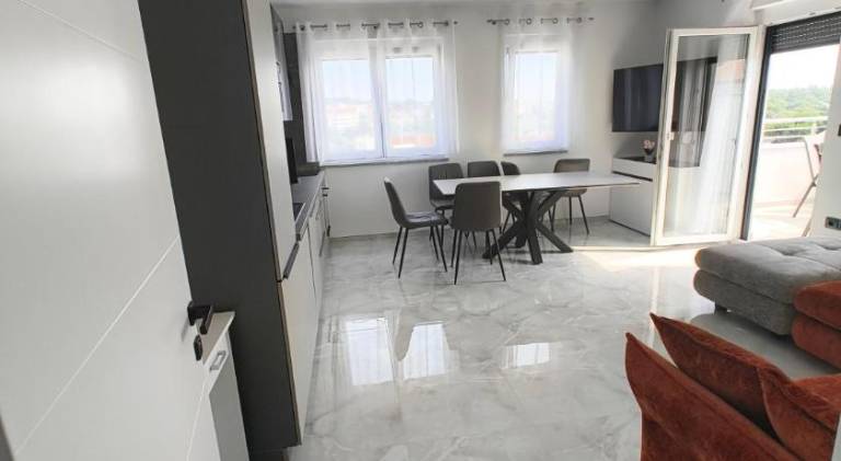 Apartments Ivana with the pool — photo 5