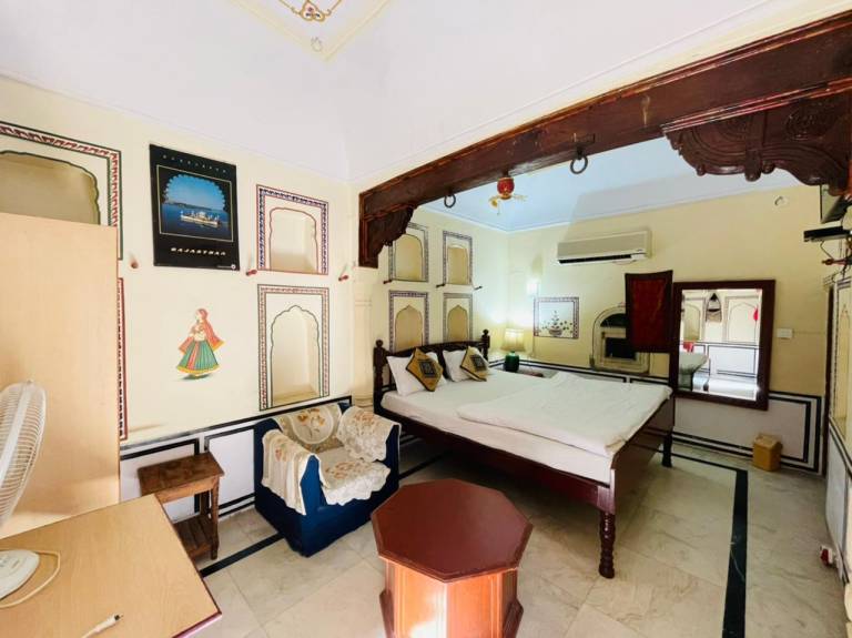 hotel singhasam haweli