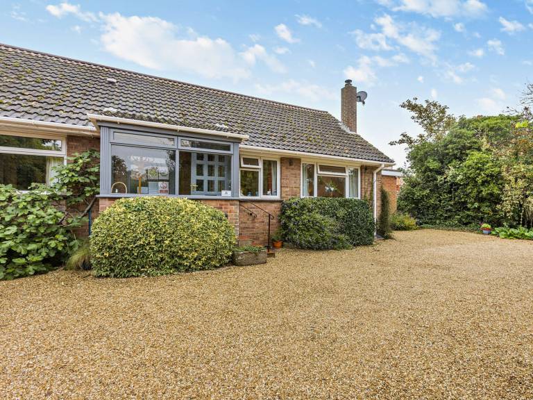 3 Bed in Topsham 54297
