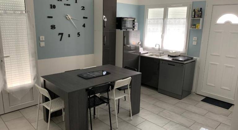 House with 2 rooms for 9 persons in Moulins