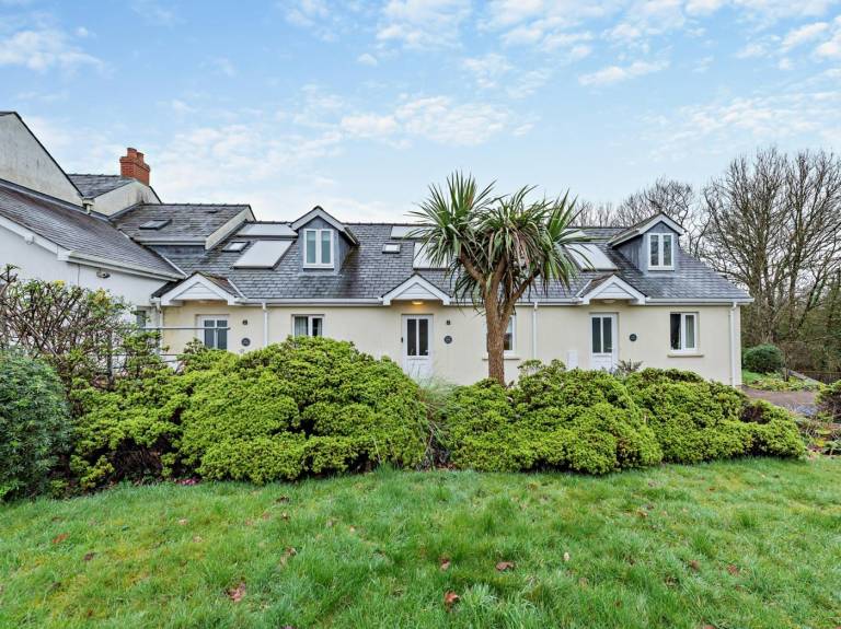 Cottage with garden in Tenby
